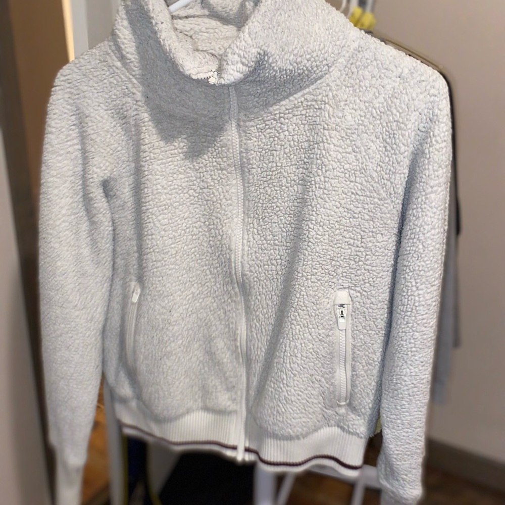 Cozy Athleta Crop White Sherpa Jacket